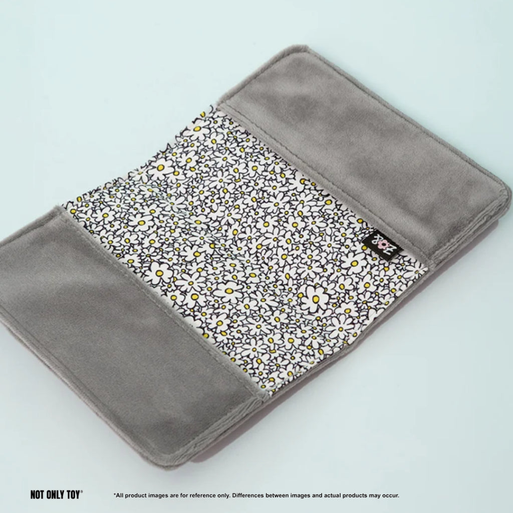 ZO&FRIENDS ZOA Passport Cover Signature